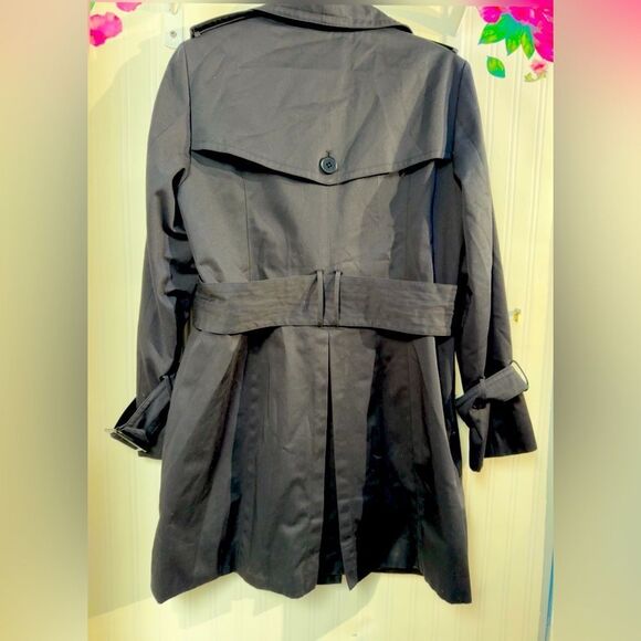 London Fog Black Trench Coat with Belted Waist and Notched Lapels Sz M - Picture 5 of 5